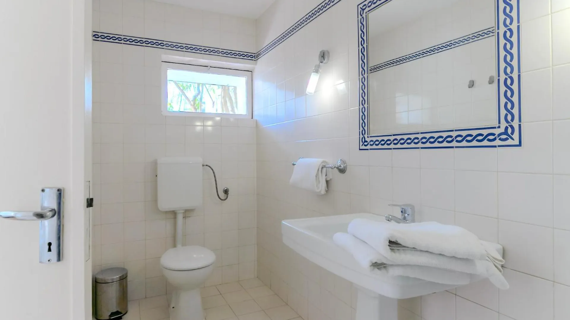 Bo Boutique Hotel & Hair Shop Estômbar 0*,  Portugalia