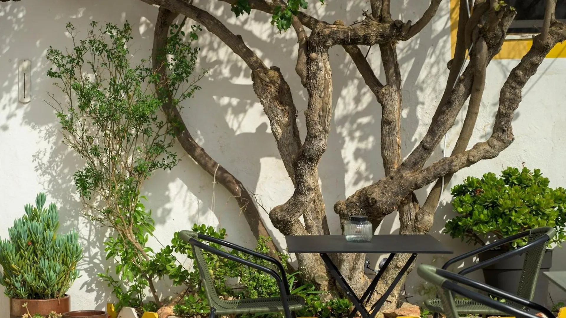 Bo Boutique Hotel & Hair Shop Estômbar