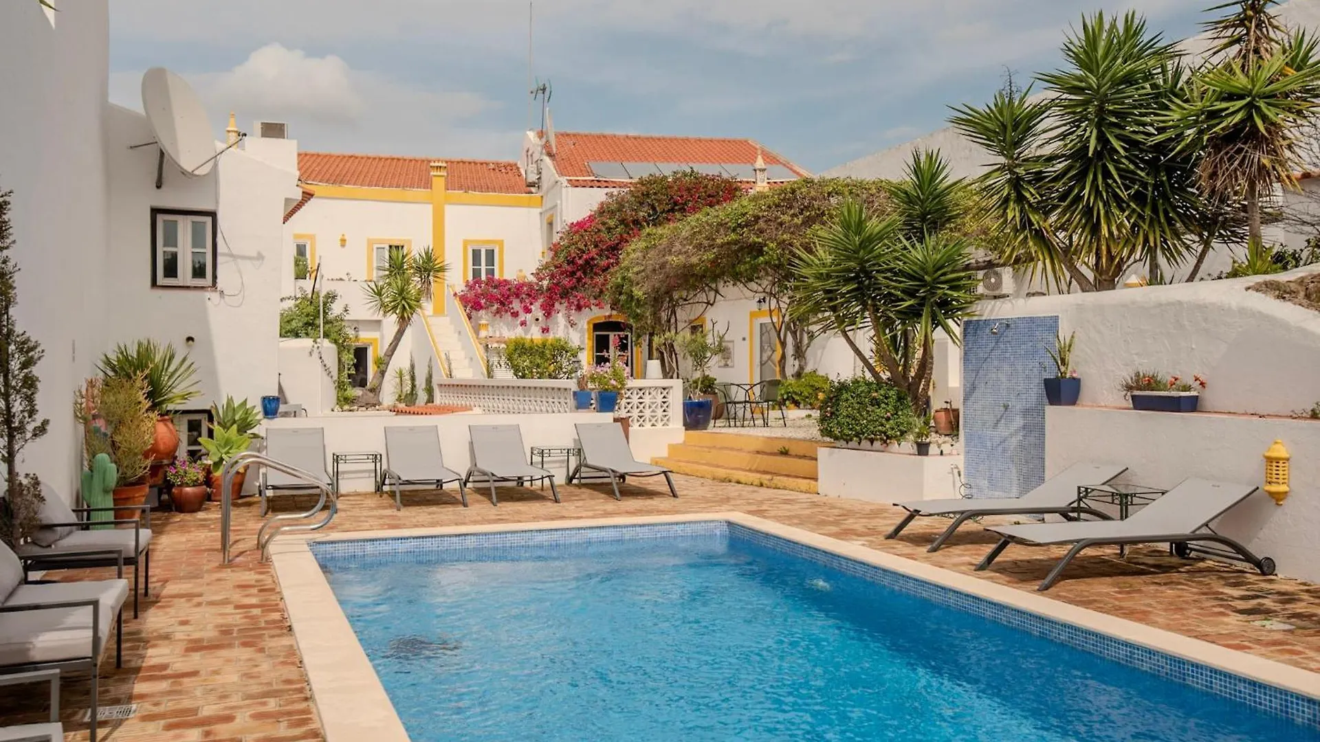 Bo Boutique Hotel & Hair Shop Estômbar 0*,  Portugalia